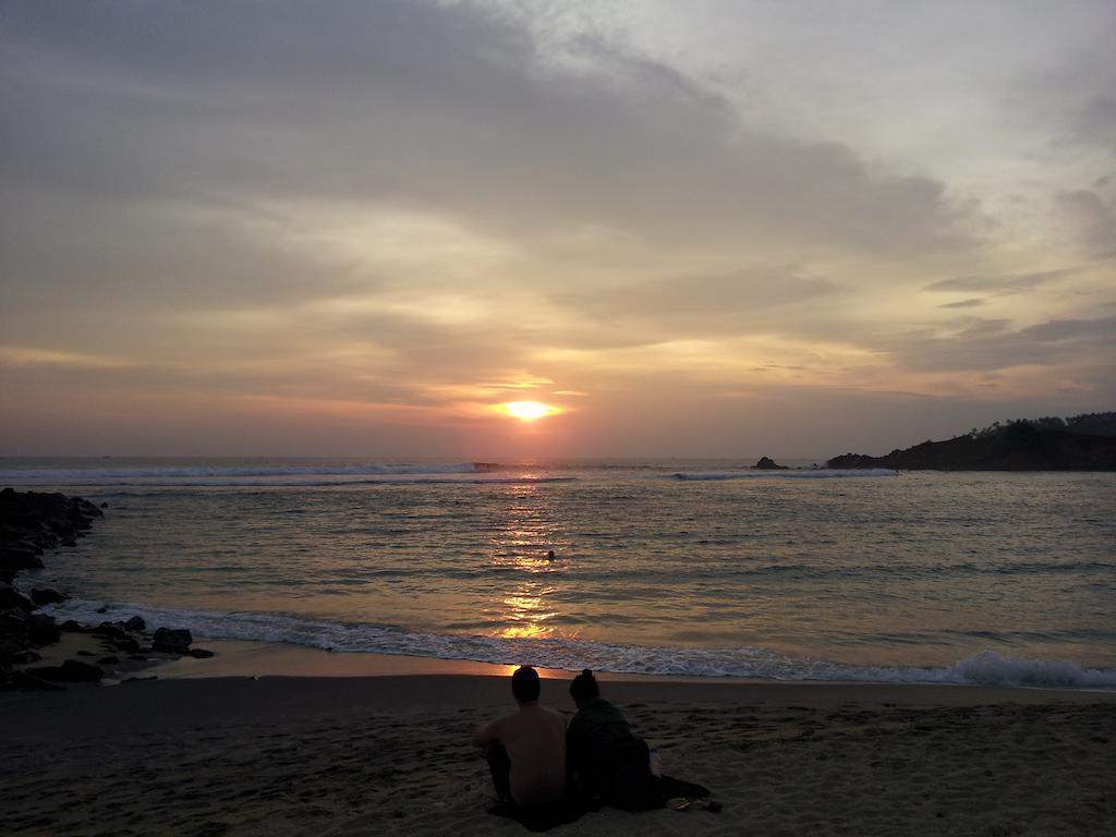 מיריסה Sunray Rest - Beach View Homestay מראה חיצוני תמונה